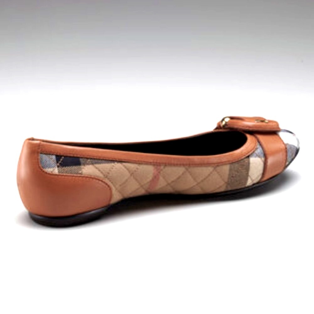 Burberry Quilted Check Buckle Flat - Picture 12 of 16